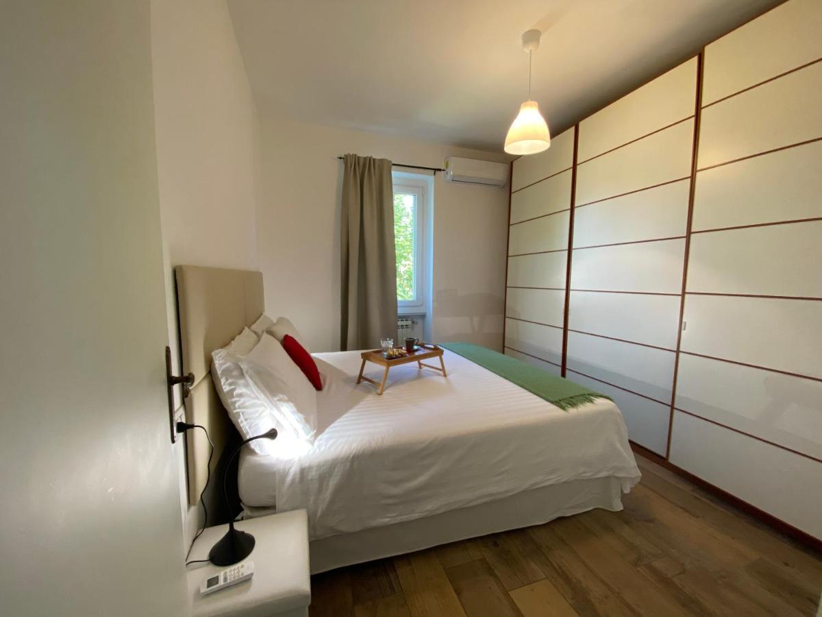 Casa Carolina: King Size Bed Across From Golden Beach Ντεζεντσάνο ντελ Γκάρντα Εξωτερικό φωτογραφία